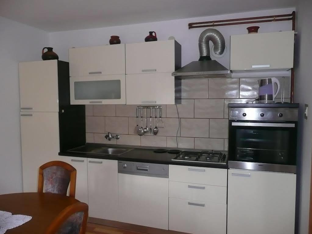 Apartments And Rooms Krizmanic Smoljanac Exterior foto