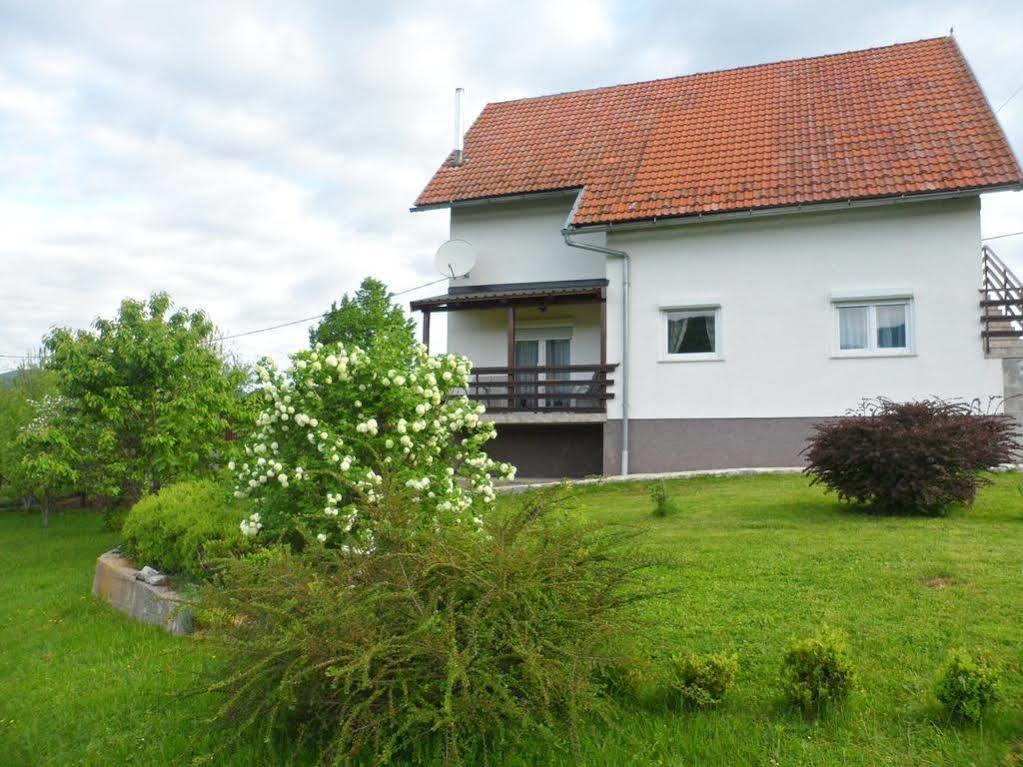 Apartments And Rooms Krizmanic Smoljanac Exterior foto